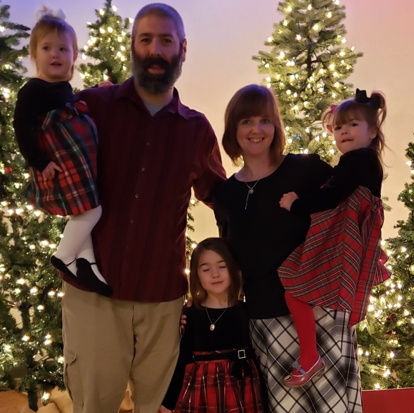 Meet your Poshers, Ron & Maigan - Picture 4 of 6